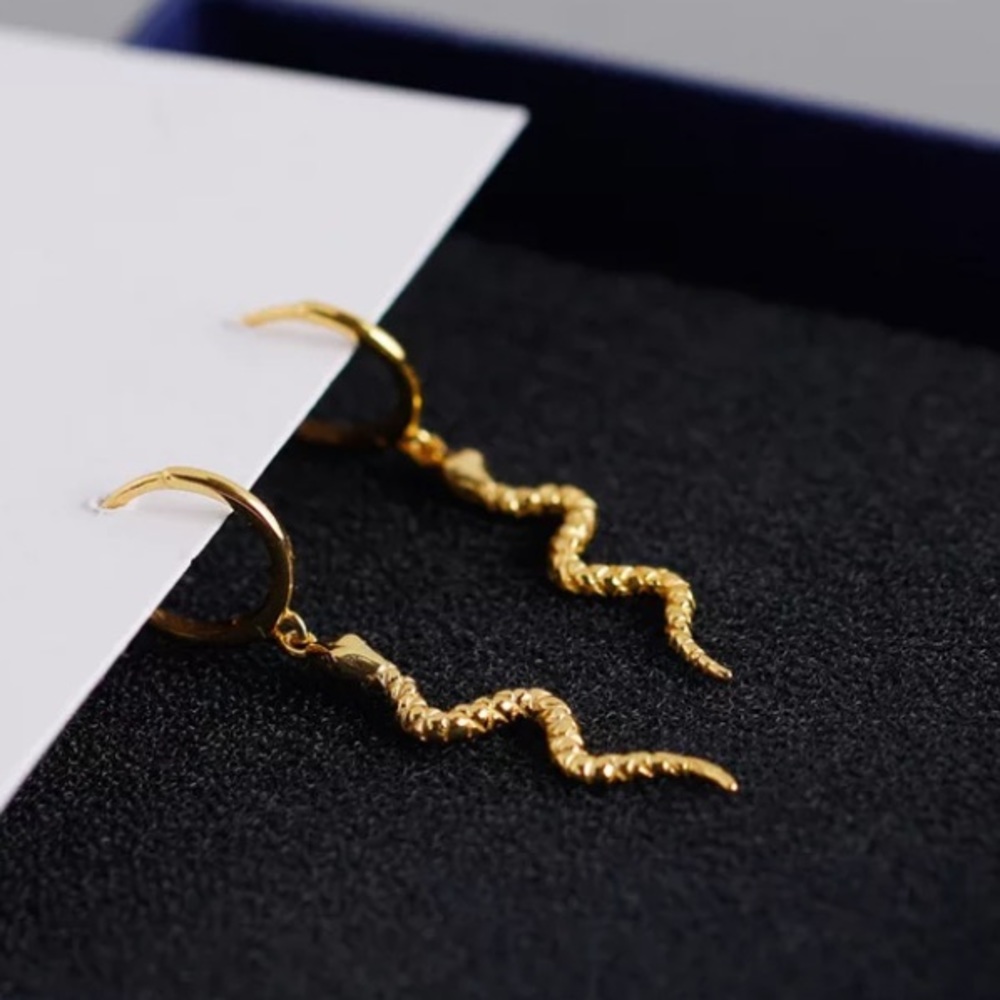 🐍 Insta 18K gold plated snake earrings - Picture 8 of 9